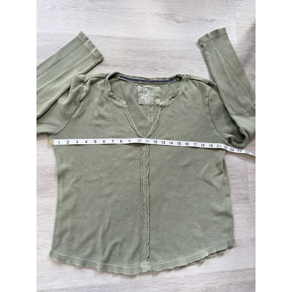 Pilcro Anthropologie  Green Waffle Knit Thermal Top Split Neck Size Women Large - Picture 7 of 11